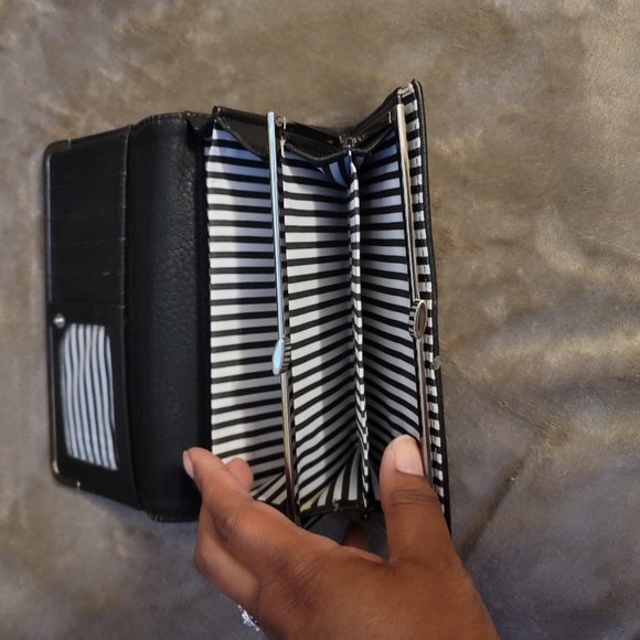 Unknown source  black with silver hardware wallet. - Picture 6 of 9